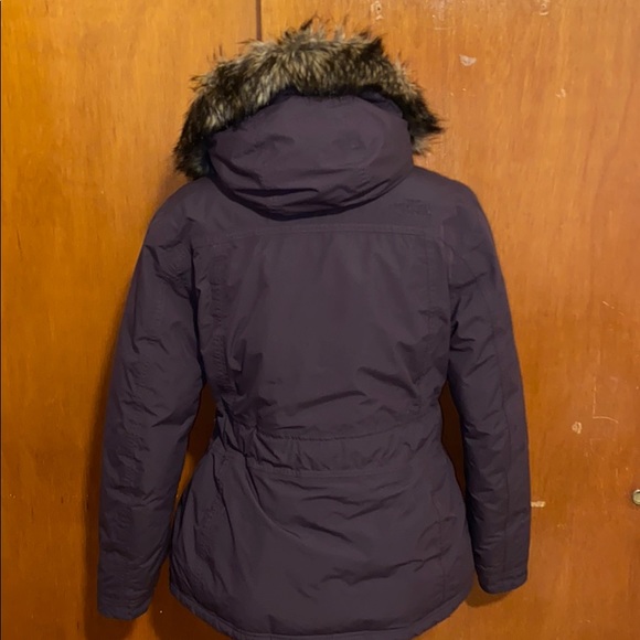 The North Face HyVent Waist Buckle Jacket - Picture 2 of 4